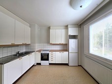 Varusmiehentie 11 B, Vähärauma, Pori