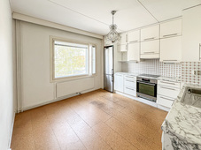 Sallatunturintie 2 B, Mellunmäki, Helsinki