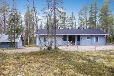 Vacation rentals for log cabins, holiday homes and cottages in Muonio  Finland 