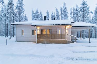 Vacation rentals for log cabins, holiday homes and cottages in  Pelkosenniemi Finland 