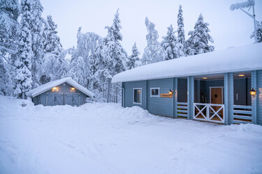 Vacation rentals for log cabins, holiday homes and cottages in Muonio  Finland 