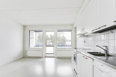 Kokkokalliontie 9 J, Pitäjänmäki, Helsinki