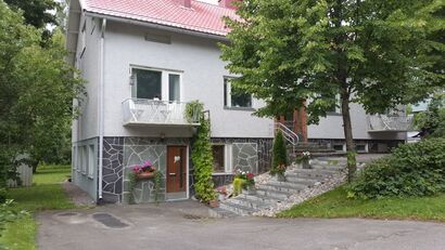 Uusikatu  8, Asemantausta, Lahti