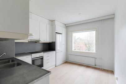 Henrikintie 5 D, Pitäjänmäki, Helsinki