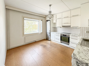 Sallatunturintie 2 B, Mellunmäki, Helsinki