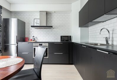 Karrinkatu 13 A, Teräsrautela, Turku