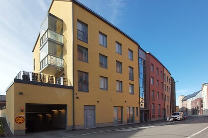 Taidemaalarinkatu 3 B, Kuninkaantammi, Helsinki
