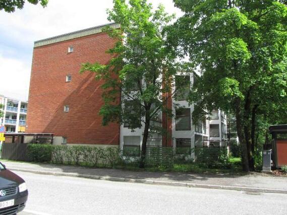 Vuokra-asunto Lappeenranta Tykki-Kiviharju Yksiö Keskeinen mutta rauhallinen sijainti. Asunnon parveke syvemmällä eli ei kadun vieressä.