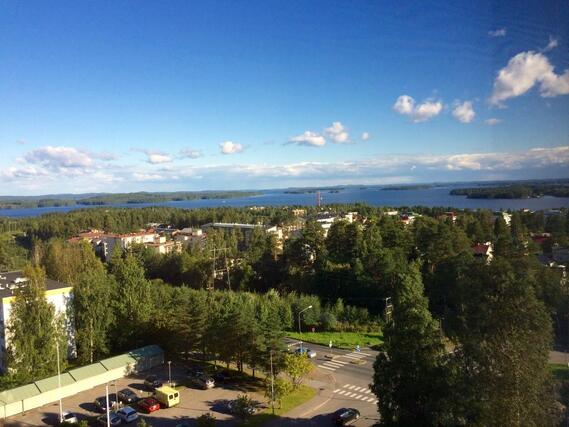 Vuokra-asunto Kuopio Saarijärvi 3 huonetta Maisema asunnosta on kuin Puijon tornista!