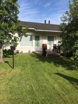 Vuokra-asunto Vaasa Gerby 4 huonetta Oma leveä nurmikkoalue.