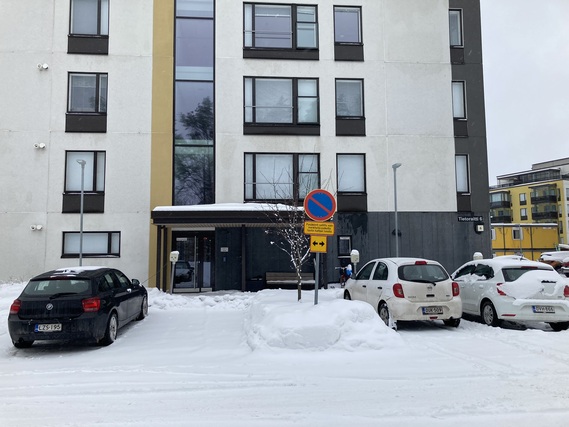 Vuokra-asunto Tampere Hervanta Yksiö Talon sisäänkäynti