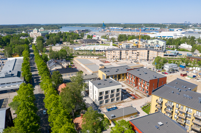 Autohallipaikka Turku Linnanfältti