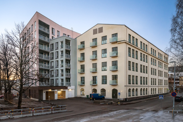 Vuokra-asunto Oulu Keskusta Yksiö Taloyhtiön upea julkisivu rajoittuu puistoon. Toisella puolella rauhallinen sisäpiha.