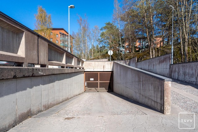 Autohallipaikka Turku Länsikeskus