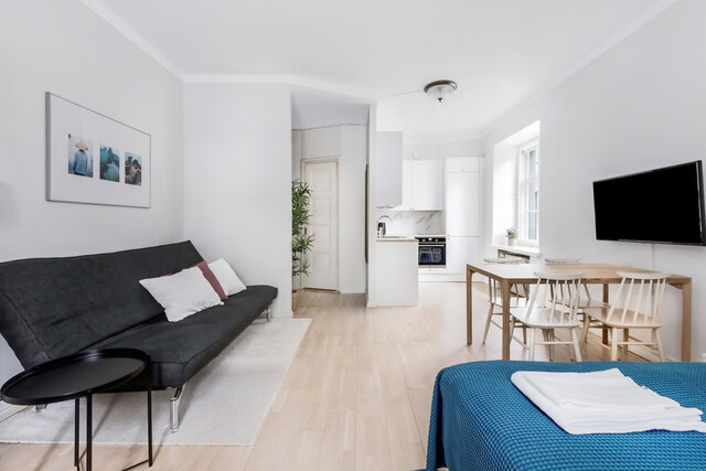 Rentals: Helsinki Kallio, 1h + avok, 1 room, block of flats, 1,300, €/m,  1300810 - For rent 