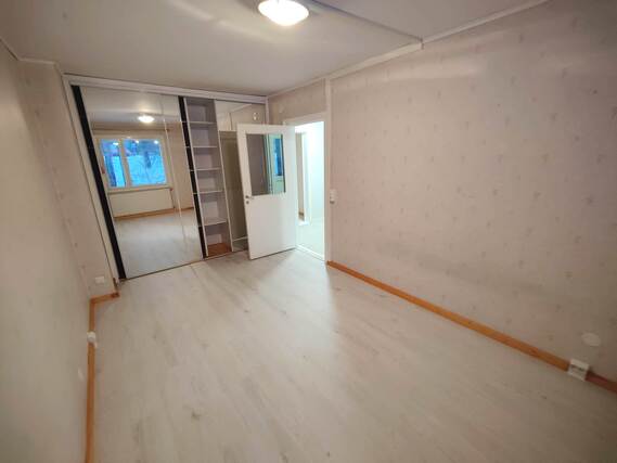 Vuokra-asunto Kuopio Linnanpelto Kaksio Keittiössä paljon kaappitilaa sekä ekstrana astianpesukone
