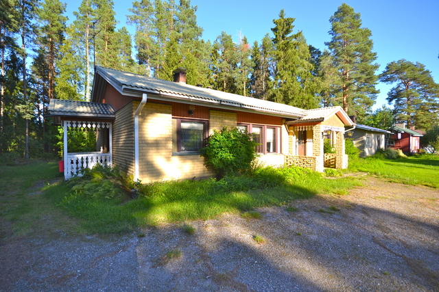 Rentals: Kokkola , 4mh+k+oh+kph+s+wc, 5 +, single-family house, 650, €/m,  1395207 - For rent 