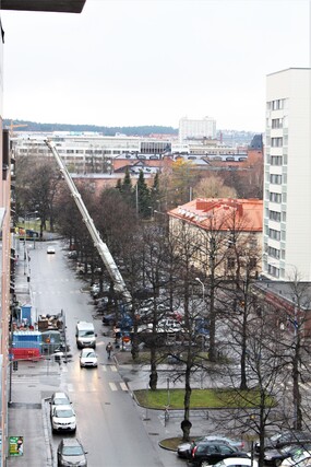 Vuokra-asunto Tampere Keskusta Yksiö Talon julkisivu Rautatienkadun ja Rongankadun risteyksestä kuvattuna