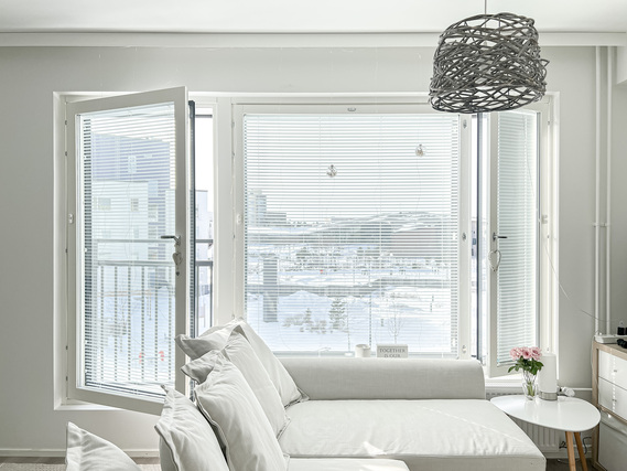 Vuokra-asunto Espoo Saunalahti Yksiö Tässä kodissa on kauniit suuret ikkunat ja ranskalainen parveke!