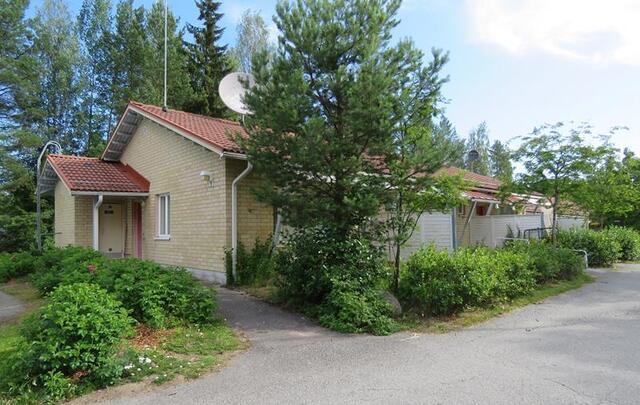 Rentals: Jyväskylä Vaajakoski, 3h+k+s (2mh, et, wc, kt, kh, s, 3 rooms, row  house, , €/m, 532767 - For rent 