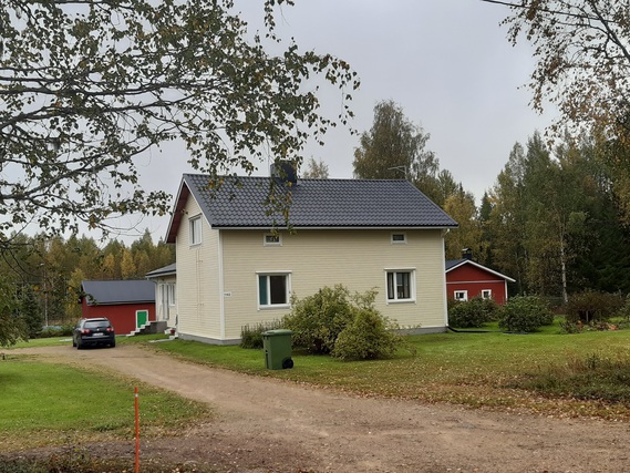 Vuokra-asunto Pudasjärvi Ranua 5 + Talo tieltä katsottuna