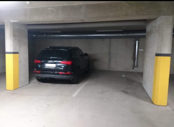 Autohallipaikka Oulu Etu-Lyötty