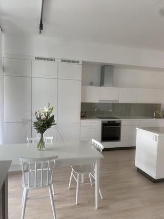 Rental Oulu Toppilansalmi 3 rooms Keittiö/olohuonealue toisesta makuuhuoneesta katsottuna.