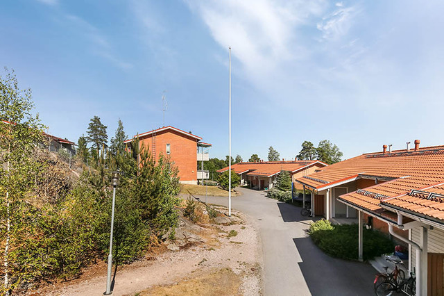 Asumisoikeusasunto Espoo Karhusuo 4 huonetta