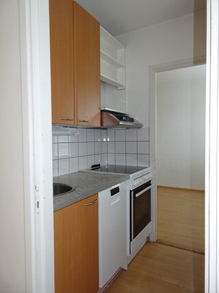Vuokra-asunto Helsinki Etelä-Haaga Kaksio Pohjapiirros, kaksi erillistä huonetta, yksityisyyttä lisää ovet