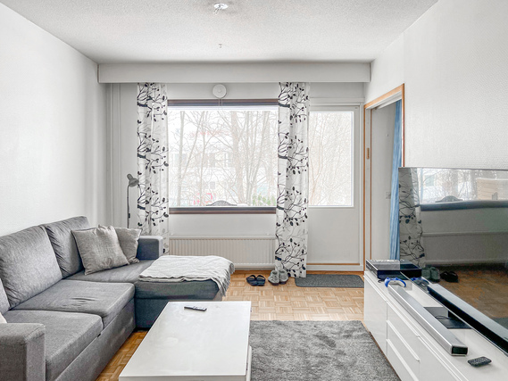 Vuokra-asunto Vantaa Kaivoksela Kaksio Ensimmäisen kerroksen valoisa koti omalla saunalla ja terassilla
