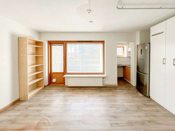 Vuokra-asunto Espoo Otaniemi Yksiö 4. kerroksen tehokkaasti toteutettu koti kivalla sijainnilla, missä kulkuyhteydet, palvelut on läsnä