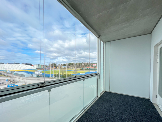Vuokra-asunto Nurmijärvi  Yksiö 3. kerroksen koti isolla, lasitetulla parvekkeella ja avarilla näkymillä. Pohjaratkaisu on tehokas