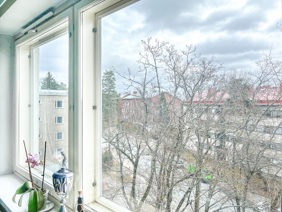 Vuokra-asunto Helsinki Munkkivuori Yksiö Ylimmän kerroksen koti, rauhallisella sijainnilla! Ikkunasta on näkymät etelään.