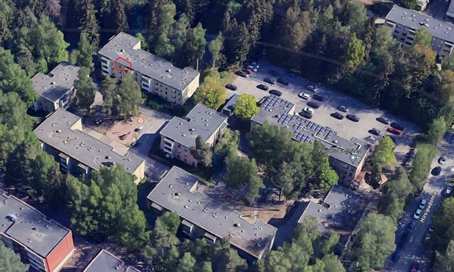 Vuokra-asunto Helsinki Patola Kaksio Asunnon sijainti talossa punalla merkitty. Kuva: Google Maps