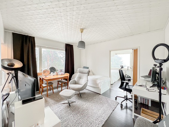Rental Espoo Tapiola 2 rooms Kodikas, toimivapohjainen ja parvekkeellinen kaksio loistavalla sijainnilla.