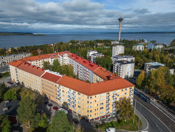 Rental Tampere Amuri 2 rooms Sepänkatu 10 seisoo Amurin korkeimmalla paikalla ratikkareitin äärellä.