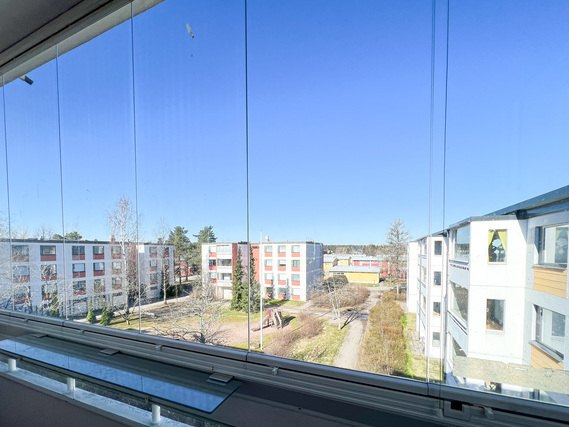 Vuokra-asunto Helsinki Tapulikaupunki 3 huonetta Viihtyisä ylimmän kerroksen läpitalon koti. Sähkö sisältyy vuokraan!