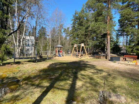 Rental Espoo Pohjois-Tapiola 2 rooms Talo ulkoa