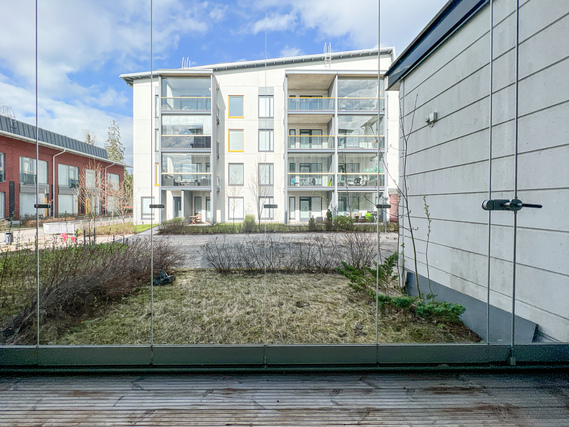 Rental Vantaa Kivistö 1 room Tässä kodissa on tilava lasitettu terassi. Asunnon yhteydessä vuokrataan autohallipaikka 80¤/kk!