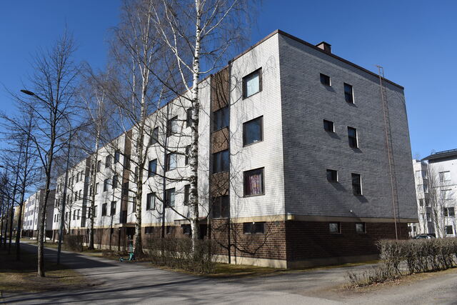 Vuokra-asunto Joensuu Keskusta 3 huonetta Olohuone. Kuvan kalusteet digistailattu.
