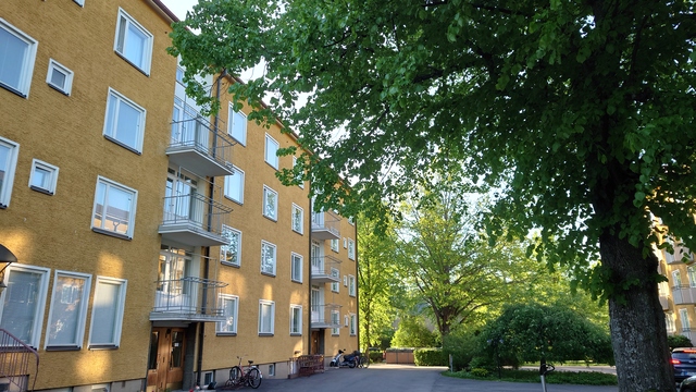 Vuokra-asunto Turku Kastu Yksiö Raunistulan rajalla olevan yhtiön lähiympäristö on puistomainen ja lähialueelta löytyvät kaikki palvelut ja 24/7 Prisma
