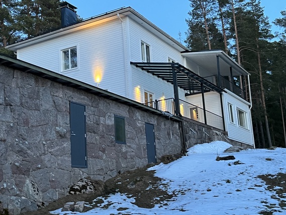 Rental Espoo Nuuksio 5 + House in Nuuksio with south west location  on a lake