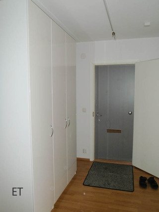 Rental Helsinki Heikinlaakso 3 rooms Eteinen kaapistoineen