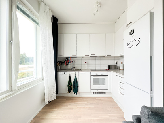 Rental Vantaa Kivistö 2 rooms Laadukasta, tyylikästä ja modernia asumista tarjolla tässä 2016 valmistuneessa taloyhtiössä.