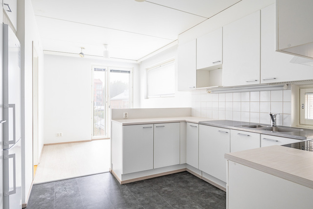 Right of occupancy apartment Helsinki Suurmetsä 3 rooms