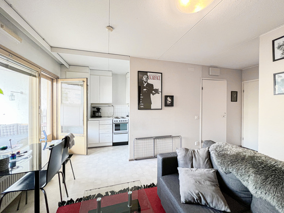 Rental Helsinki Pukinmäki 2 rooms Parvekkeellinen koti kivalla ja luonnonläheisellä sijainnilla.