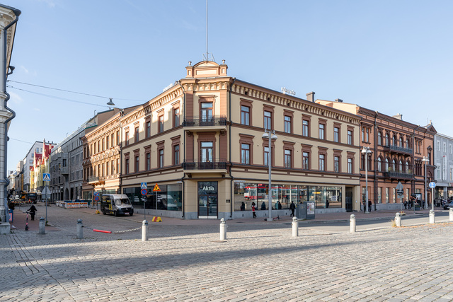 Vuokra-asunto Tampere Tammerkoski Kaksio Asunto on täysin kalustettu. Mukaan tarvitset vain henkilökohtaiset tavarat sekä hygieniatuotteet.