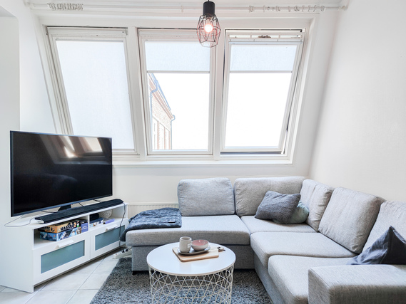 Rental Pirkkala Partola 1 room Loft-henkistä asumista korkeuksissa Pyhäjärvimaisemin varustettuna.