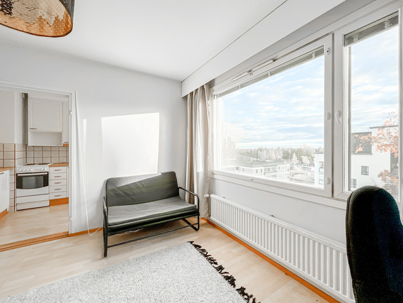 Rental Kangasala Keskusta 1 room Hissitalon 3/3 kerroksen koti erillisellä keittiöllä, sekä vaatehuoneella.