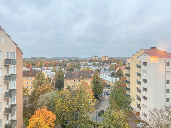 Vuokra-asunto Turku Keskusta Yksiö Hissitalon kuudennen kerroksen tunnelmallinen koti upeilla näkymillä.